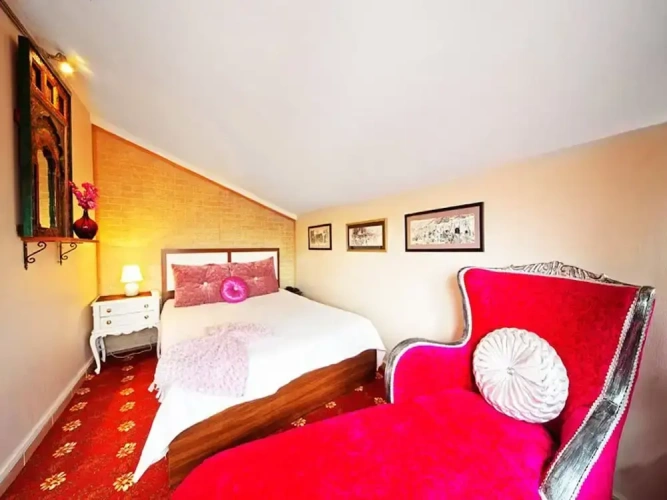Triple room with city view