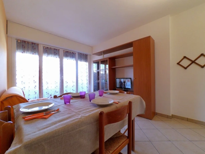 2 Bedrooms Classic Apartment with balcony