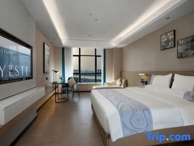 Standard Double room with view