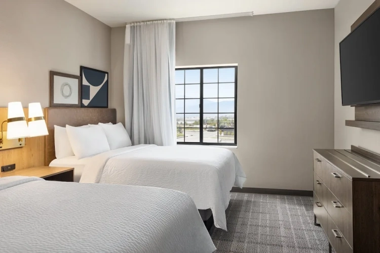2 Bedrooms Suite