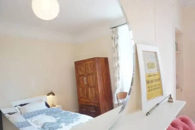 Bright 1 Bedroom Flat in Bonnington