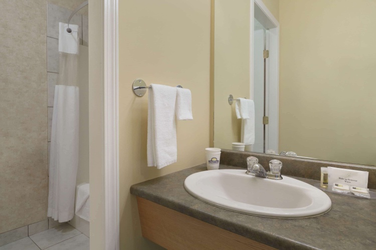 Days Inn by Wyndham Penticton Conference Centre photo 8
