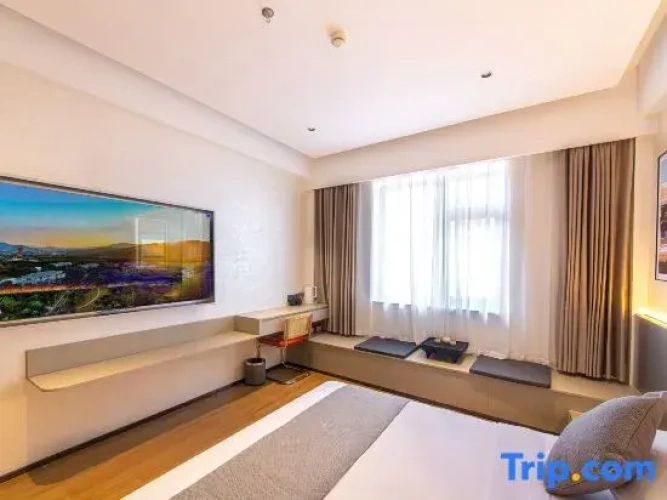 Standard Double room with city view