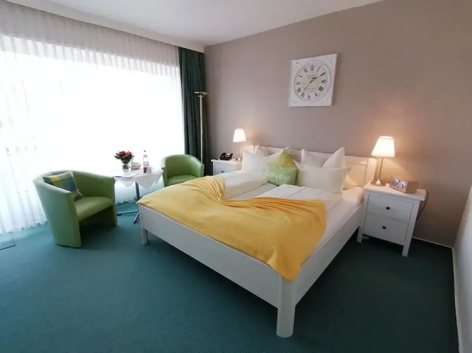 Classic Double room with partial sea view