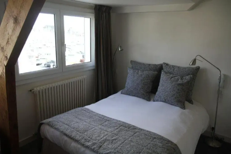 Standard Triple room with sea view