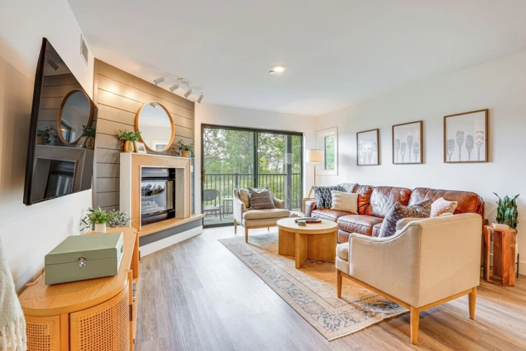 2 Bedrooms Apartment