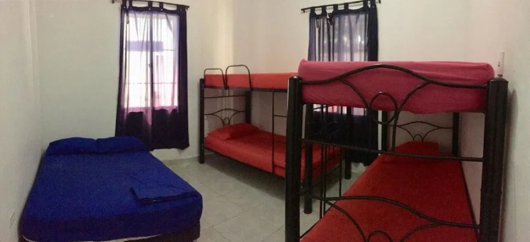 Cande Hostel