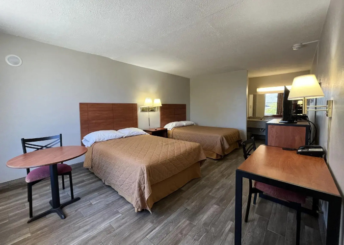 EZ Travel Inn