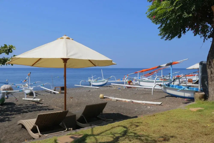 Valomia Beachfront