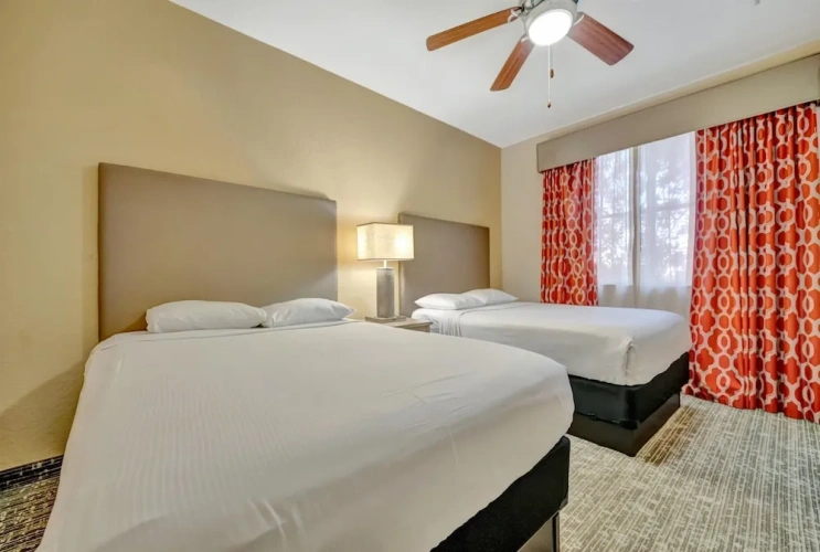 3 Bedrooms Comfort room