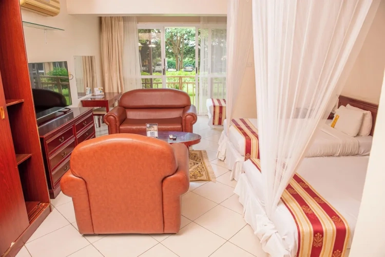 Standard Triple room
