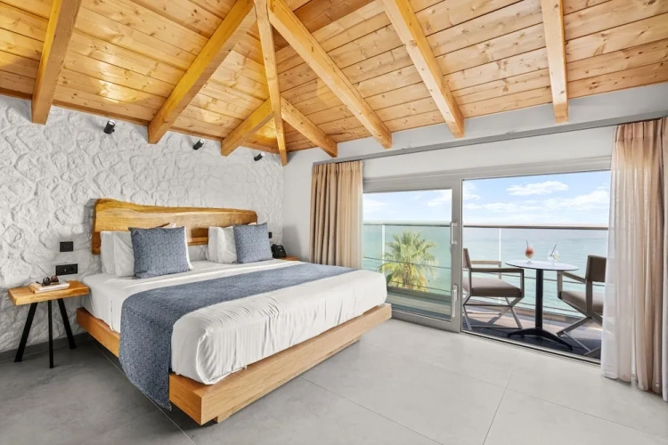 Junior Suite with balcony and with sea view