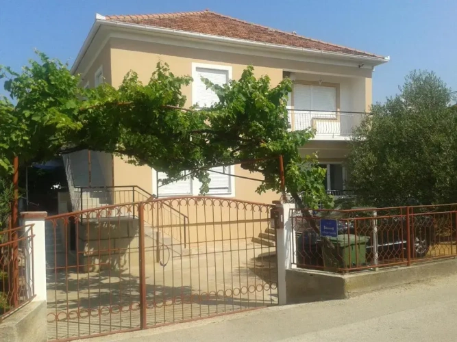 Apartment with sea view
