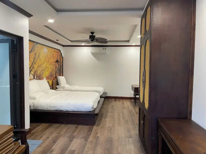 Dream 1985 Hotel