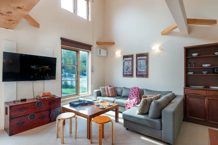 5 Bedrooms Sextuple Apartment