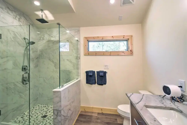New Construction With Modern Design & Hot Tub!