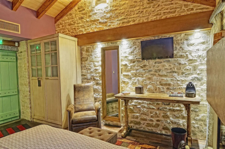 Aithrio Guesthouse