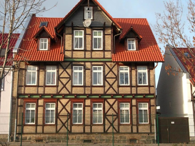 3 Bedrooms Apartment
