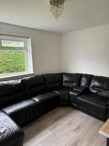 Hendry Road Cottage