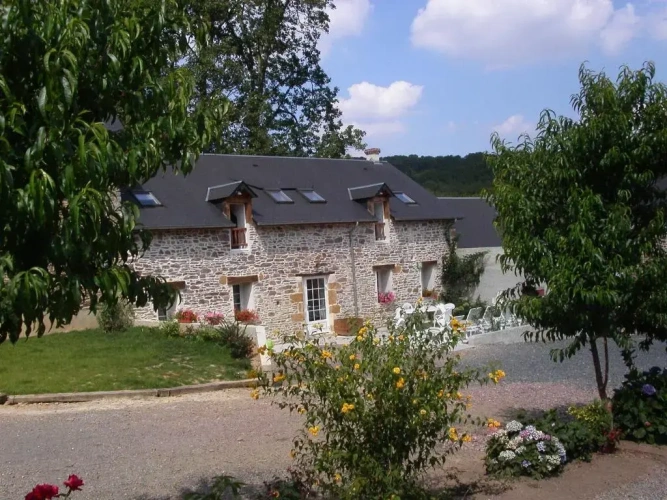3 Bedrooms Cottage