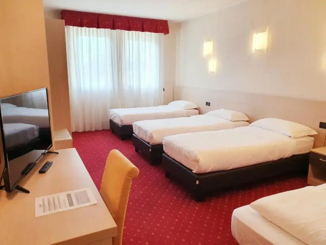 Deluxe Quadruple room