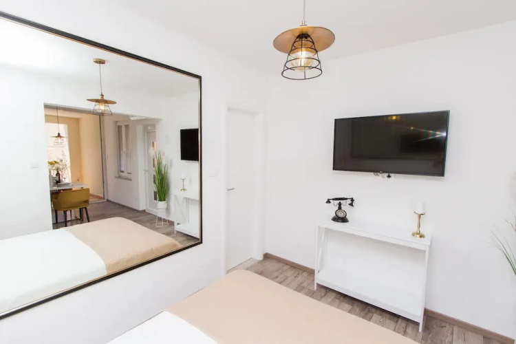 Park Plaza Suites
