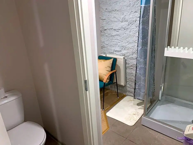 Bedroom with Bathroom