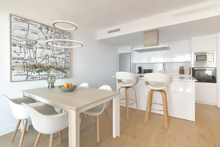 2 Bedrooms Luxury Apartment with sea view