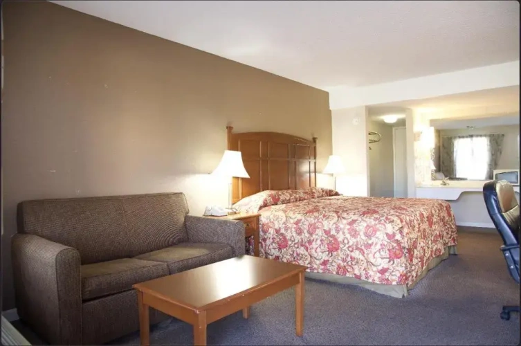 Standard Quadruple room with view