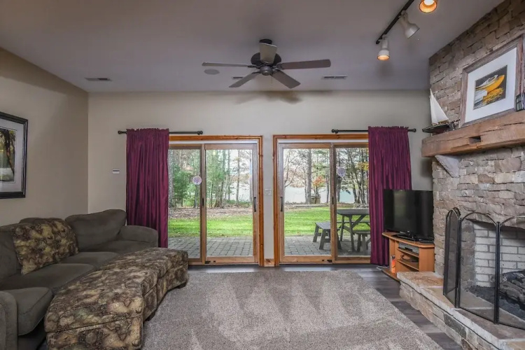 Constantly Cozy 6 Bedroom House