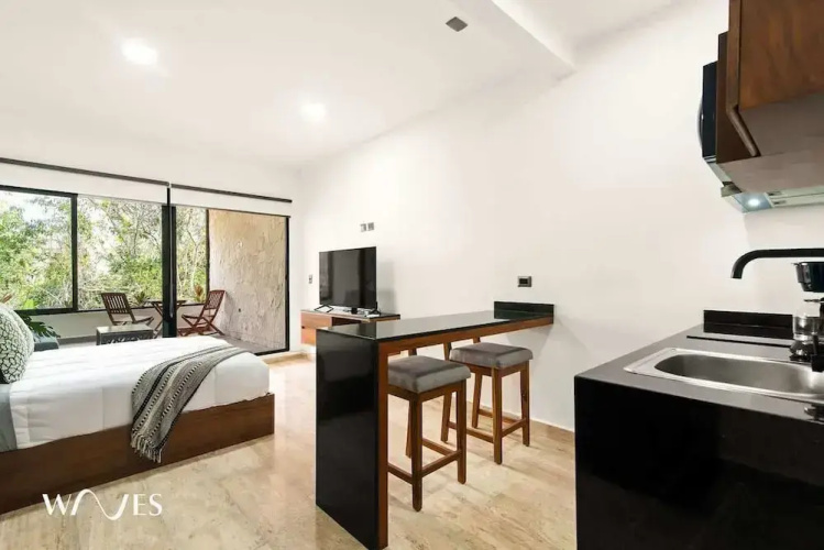 Spacious Loft W/garden View Pool + Jacuzzi GYM