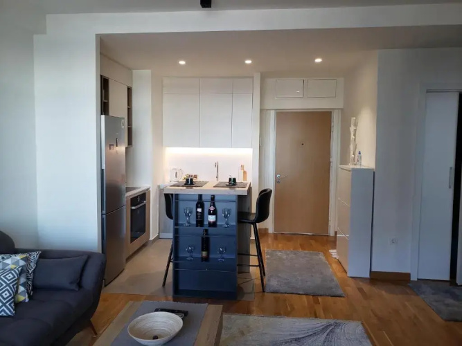 B-G Waterfront Apartment