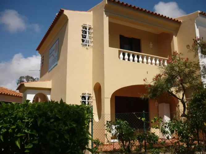 3 Bedrooms Cottage