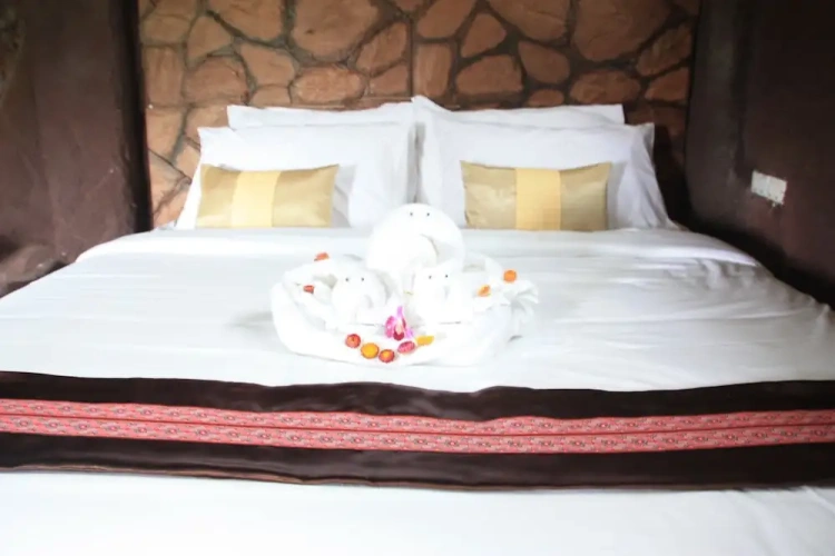 1 Bedroom Deluxe room with land view