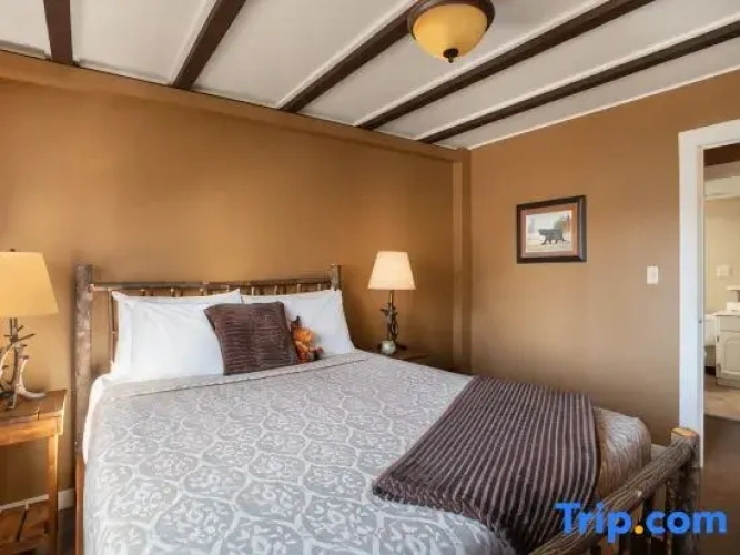 Deluxe Double Suite
