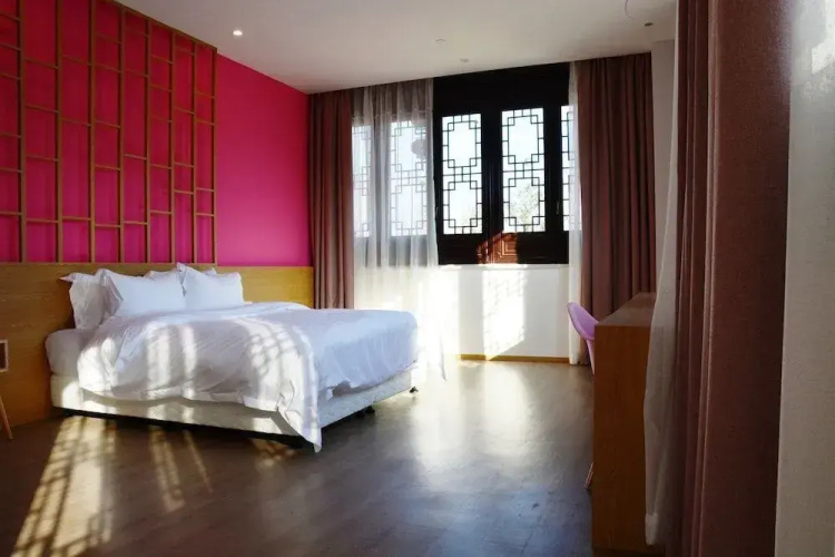 Carton King Hotel