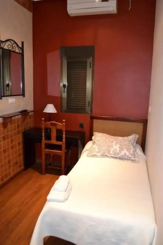 Economy Single room with courtyard view