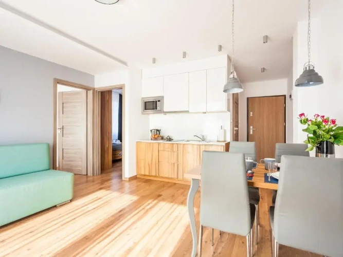2 Bedrooms Apartment