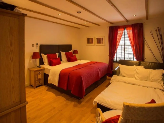 Deluxe Suite