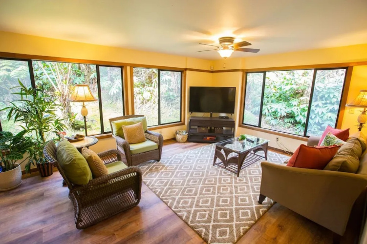 Hale Mauna Loa Lower - 11-3910 3rd St