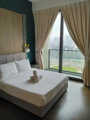 3 Bedrooms Luxury Suite with city view