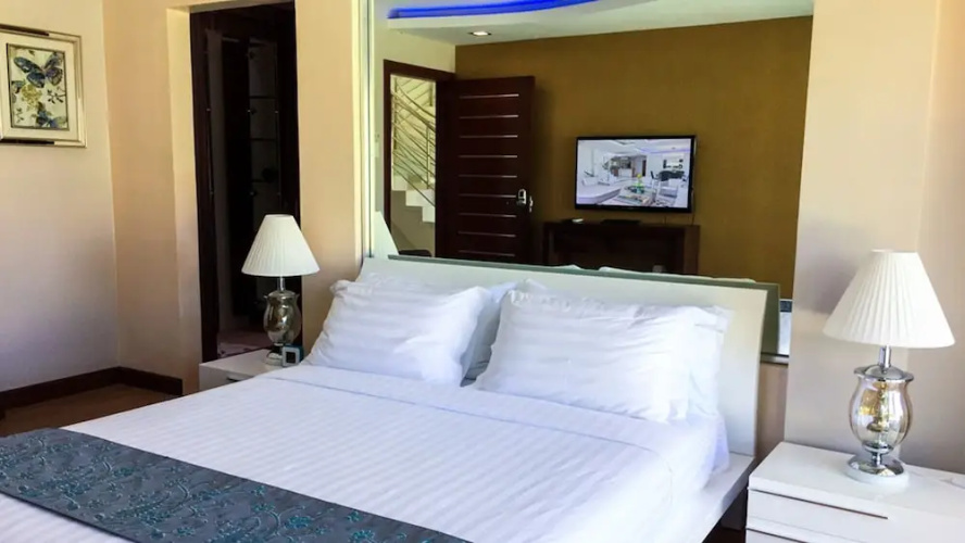 Luxury 4-bedroom Villa in Mactan, Cebu