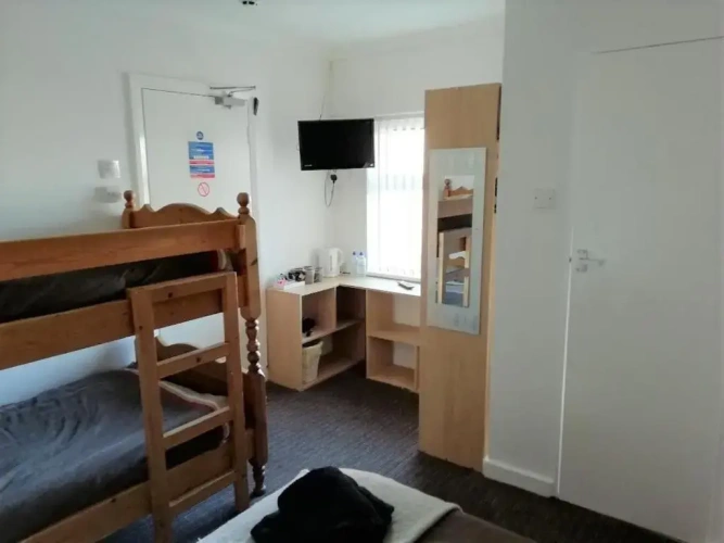 Standard Triple room