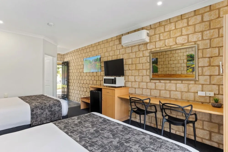 Standard Sextuple room