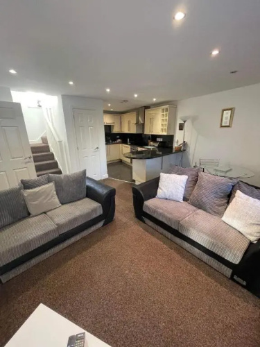 4 Laurel Court