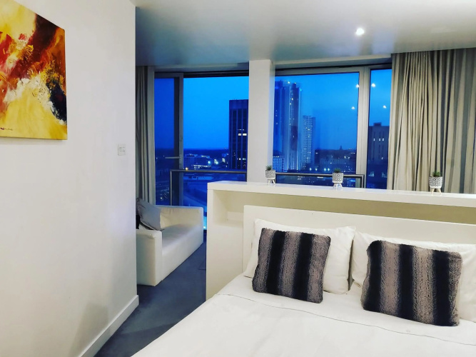 Cityscape Apartment in Birmingham with Self Checkin