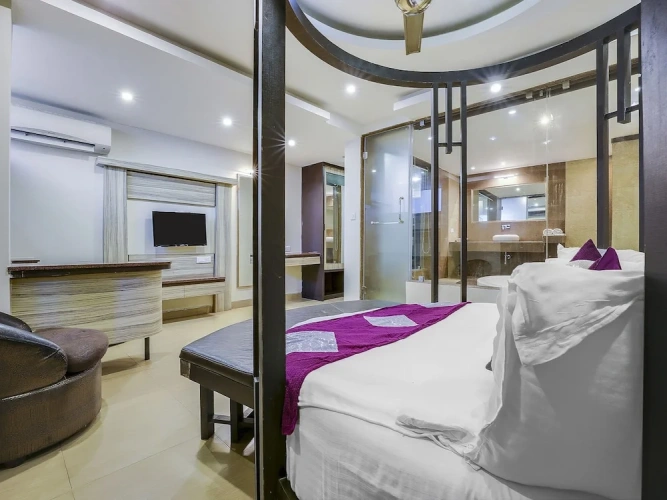 Grand room