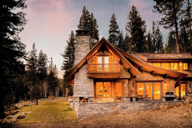 Hunter By Avantstay Riverfront Cabin W/ Prvt Cottage 5mins From Palisades - Tahoe City, CA