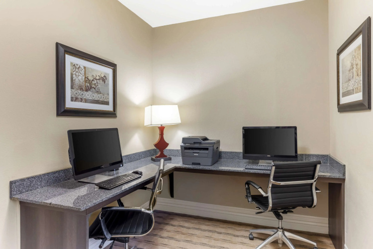 Best Western Plus Burleson Inn & Suites
