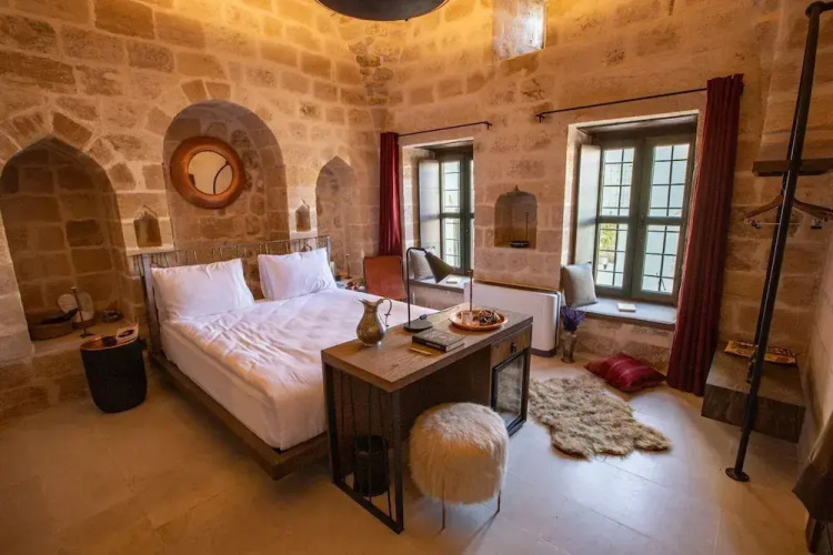 Mirsoum Hotel
